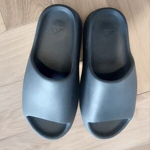 Yeezy Slides Onyx